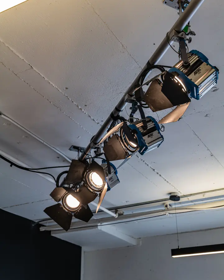 Studio B ARRI lighting rail