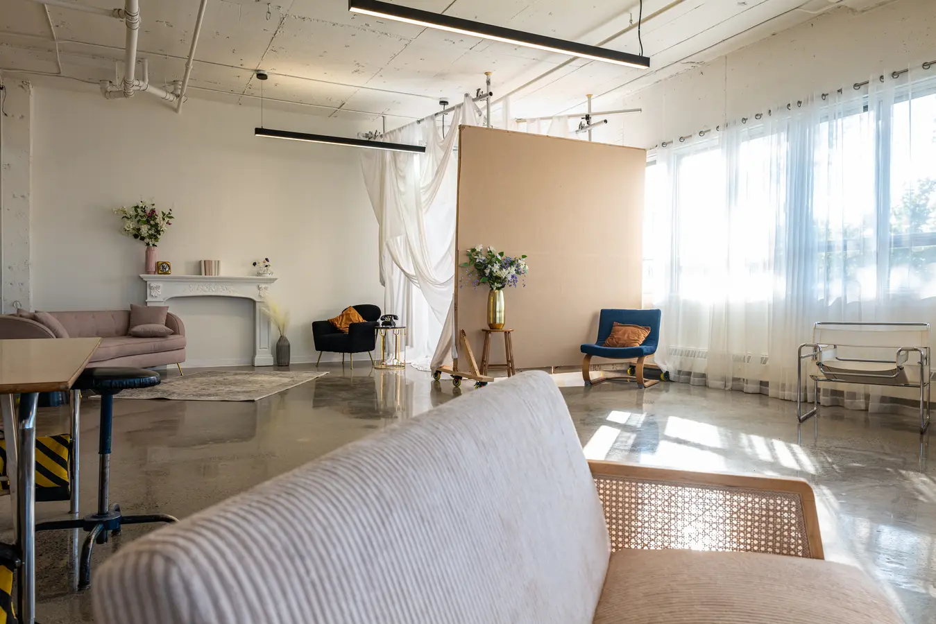 Bohemian lounge with a beige backdrop