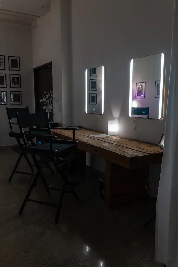 Postes de maquillage avec miroirs lumineux